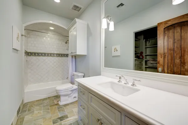 $34,000 | 5610 Lynbrook Drive, Houston, TX 77056
