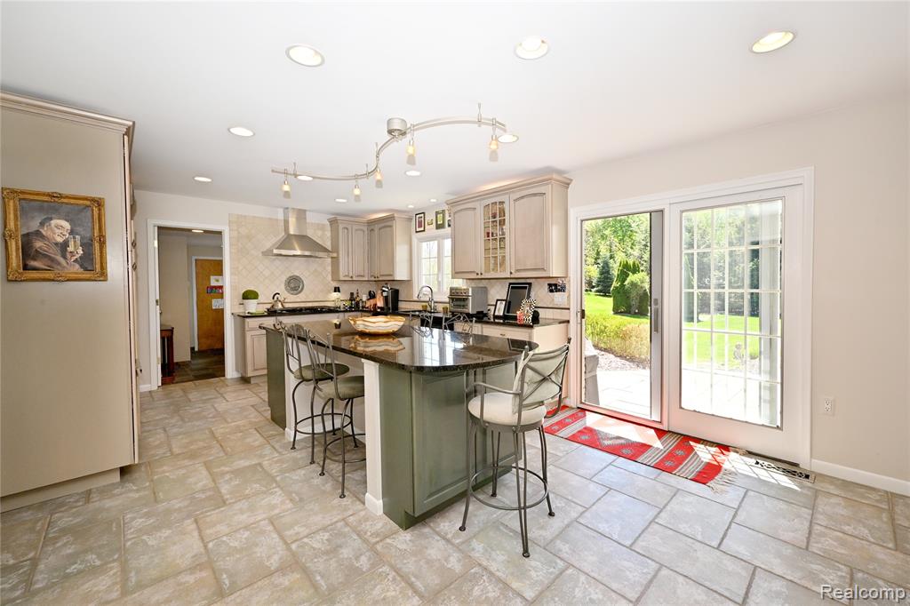 4655 Walnut Lake Road Bloomfield Hills, MI 48301 - Photo 7 of 41 Gallery Image 7