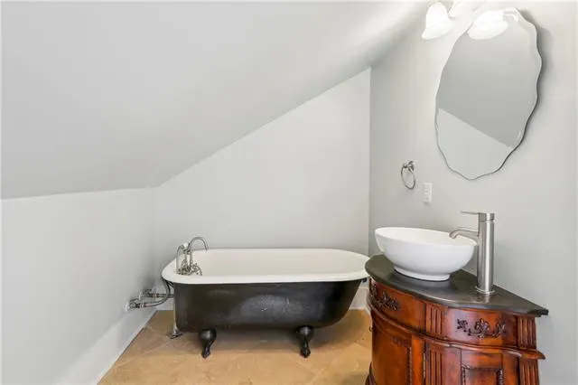 $275,000 | 3211 Prytania Street, Unit 5, New Orleans, LA 70115