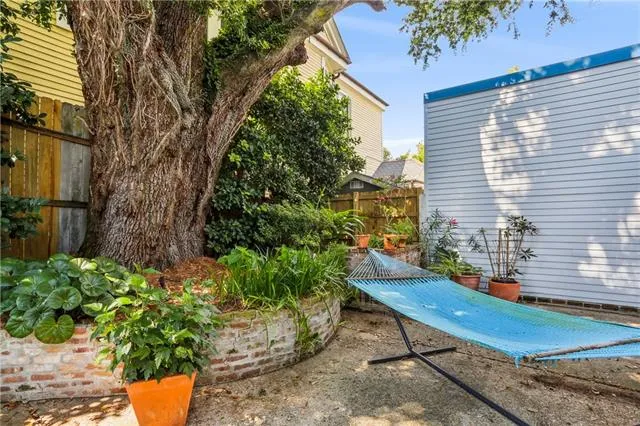 $275,000 | 3211 Prytania Street, Unit 5, New Orleans, LA 70115