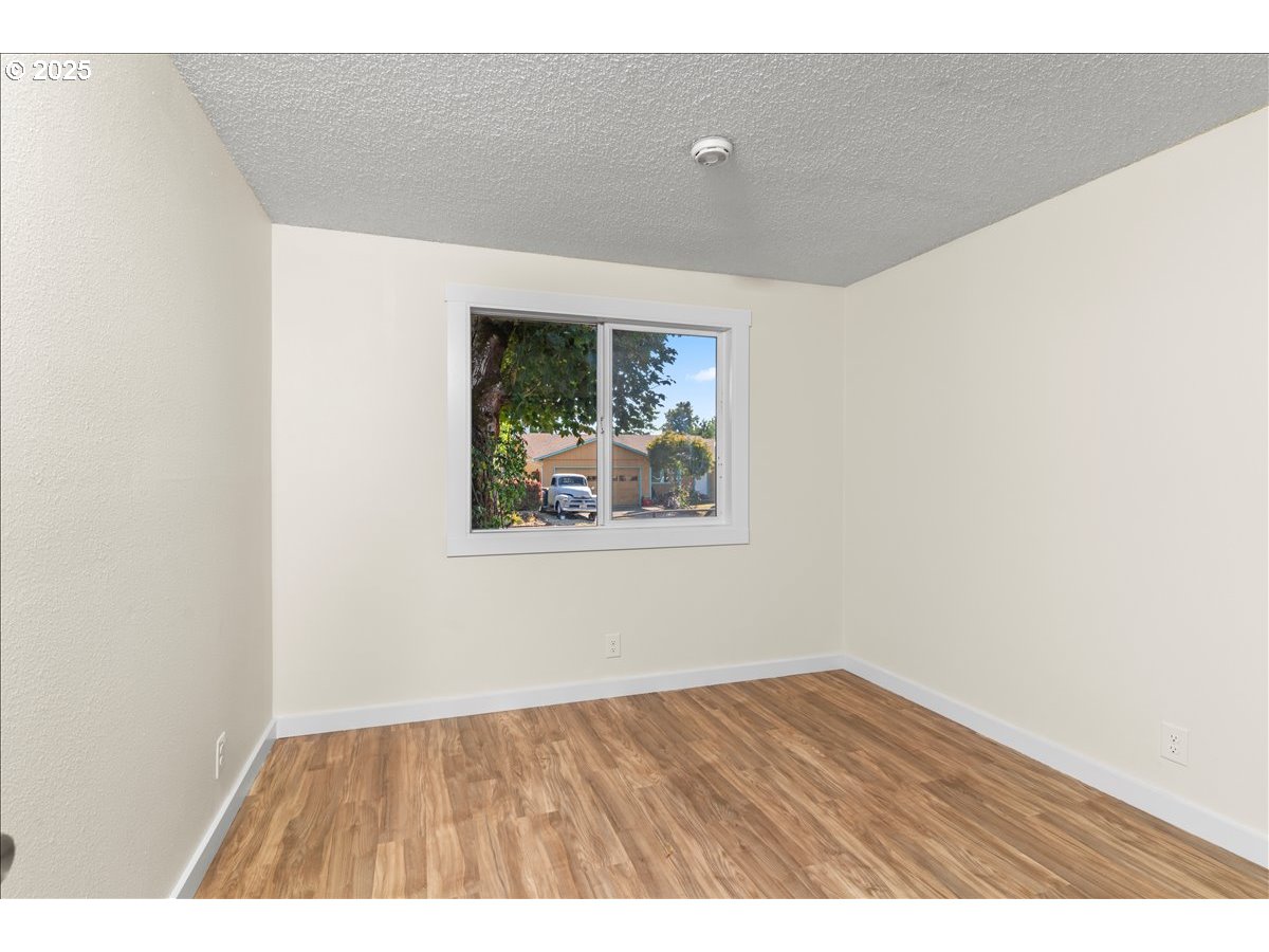 4655 Crown Court Northeast Salem, OR 97301 - Photo 14 of 33