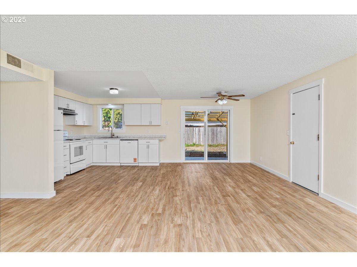 4655 Crown Court Northeast Salem, OR 97301 - Photo 4 of 33