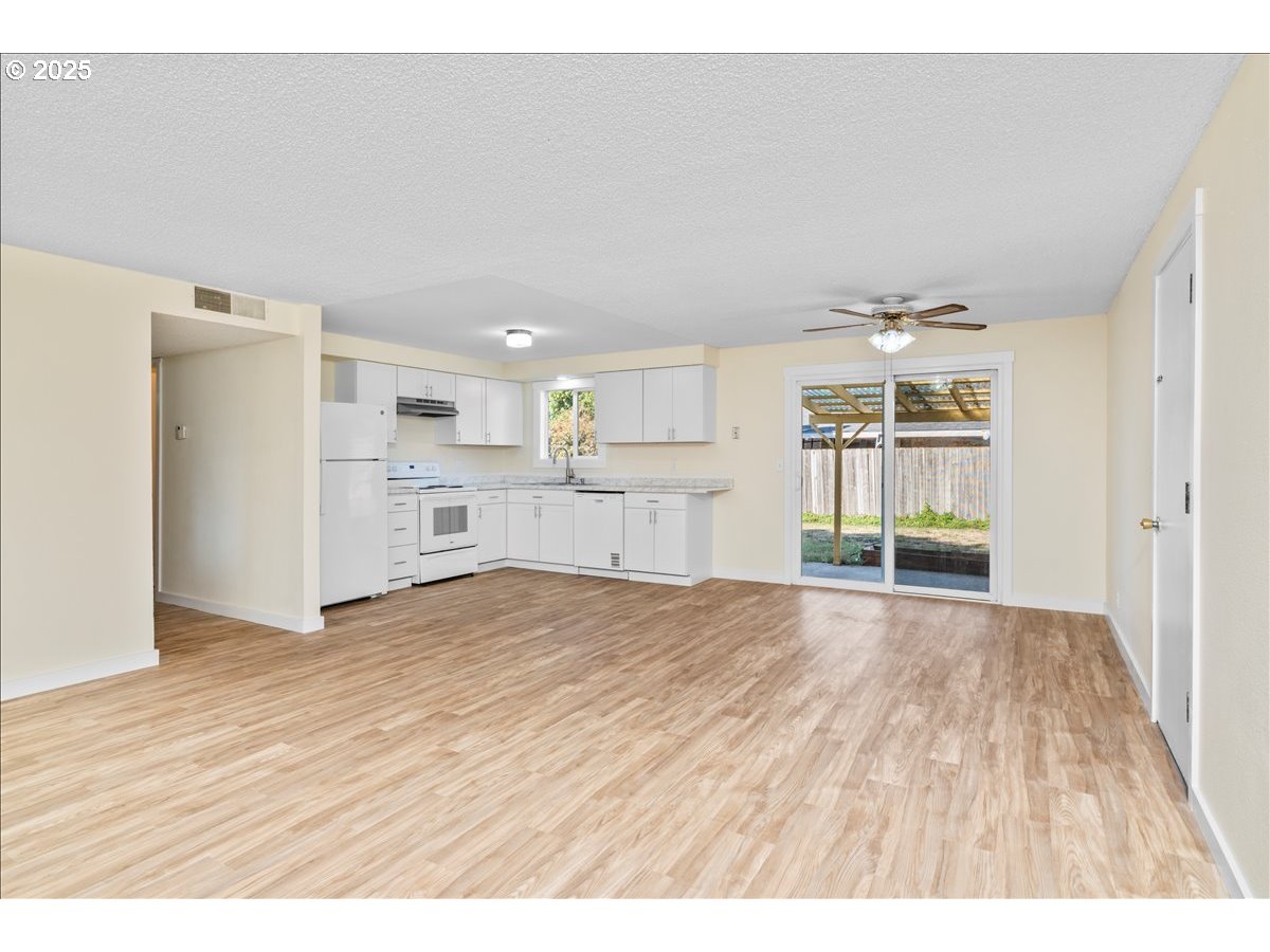 4655 Crown Court Northeast Salem, OR 97301 - Photo 5 of 33