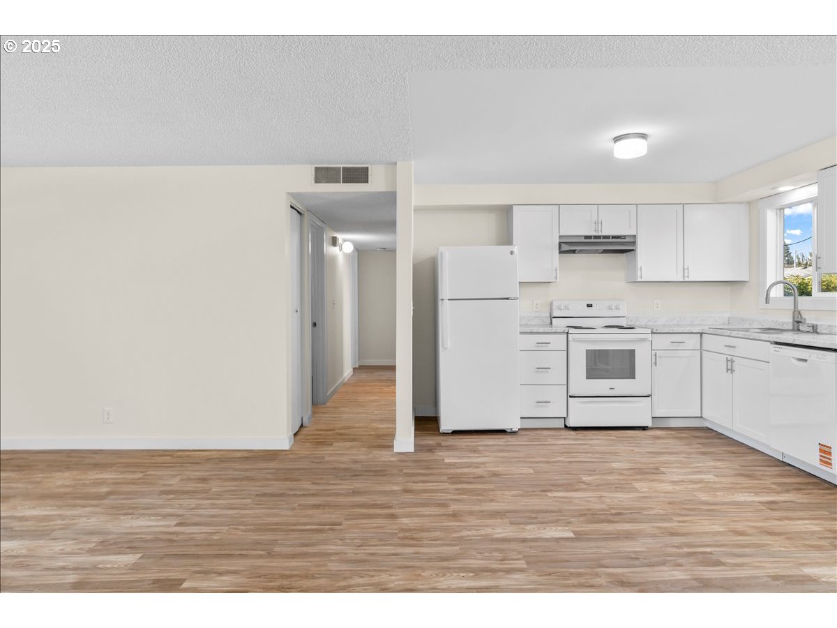 4655 Crown Court Northeast Salem, OR 97301 - Photo 7 of 33