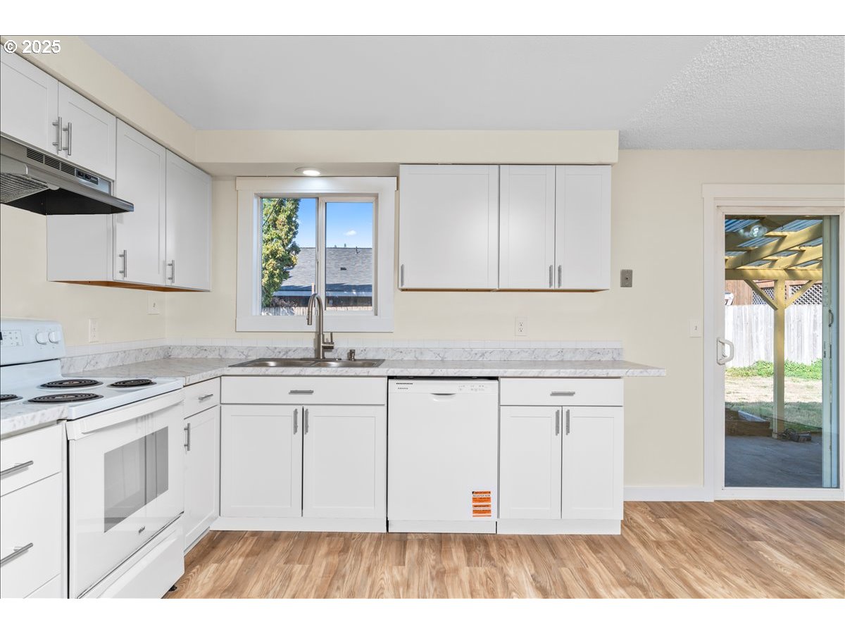 4655 Crown Court Northeast Salem, OR 97301 - Photo 8 of 33