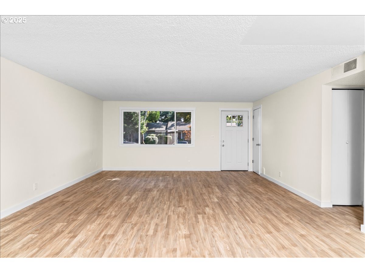 4655 Crown Court Northeast Salem, OR 97301 - Photo 10 of 33