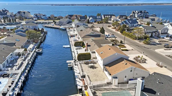 $2,599,000 | 327 Tide Pond Road, Mantoloking, NJ 08738