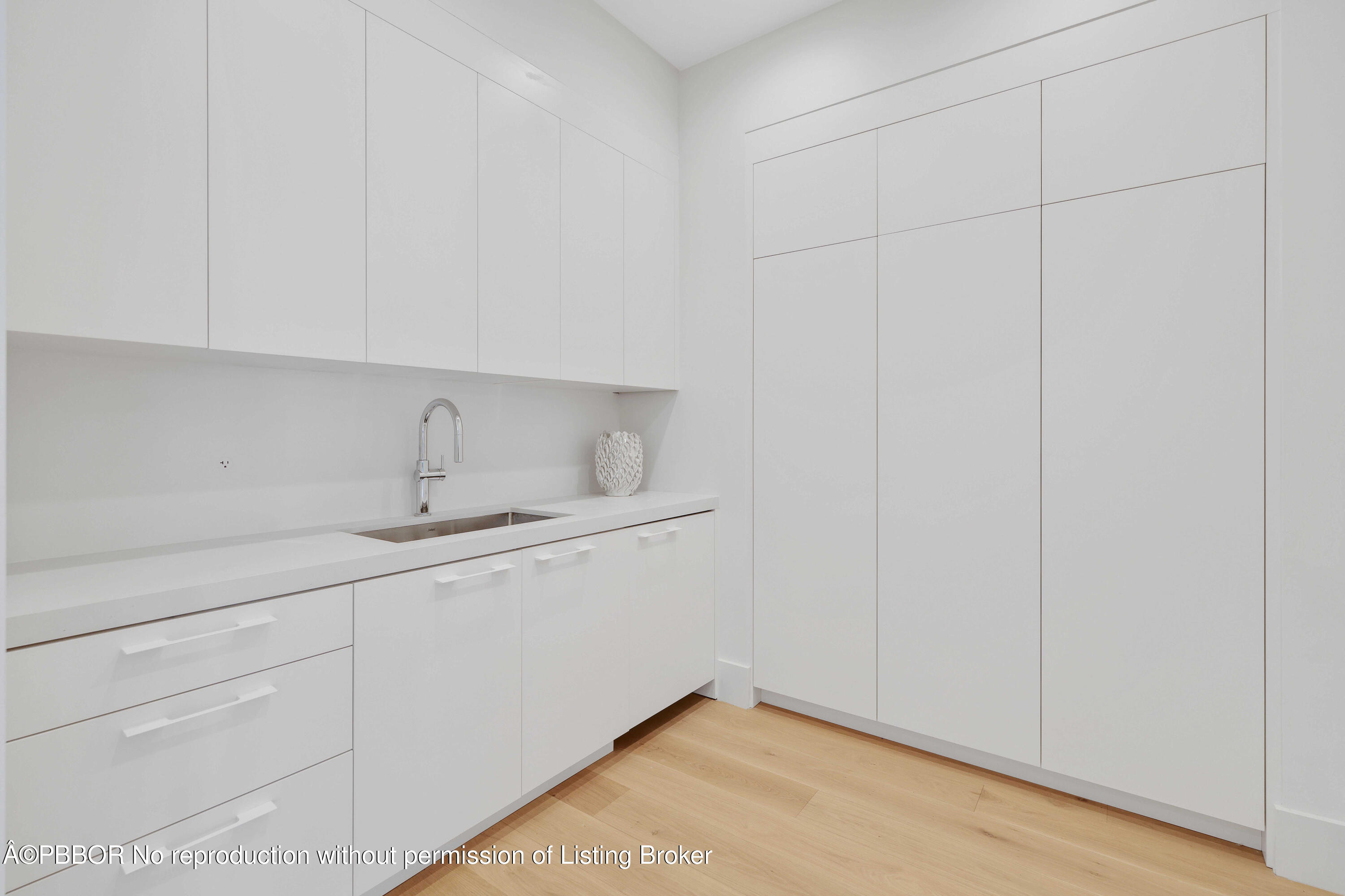 191 Alpine Road West Palm Beach, FL 33405 - Photo 13 of 32 Butler's Pantry