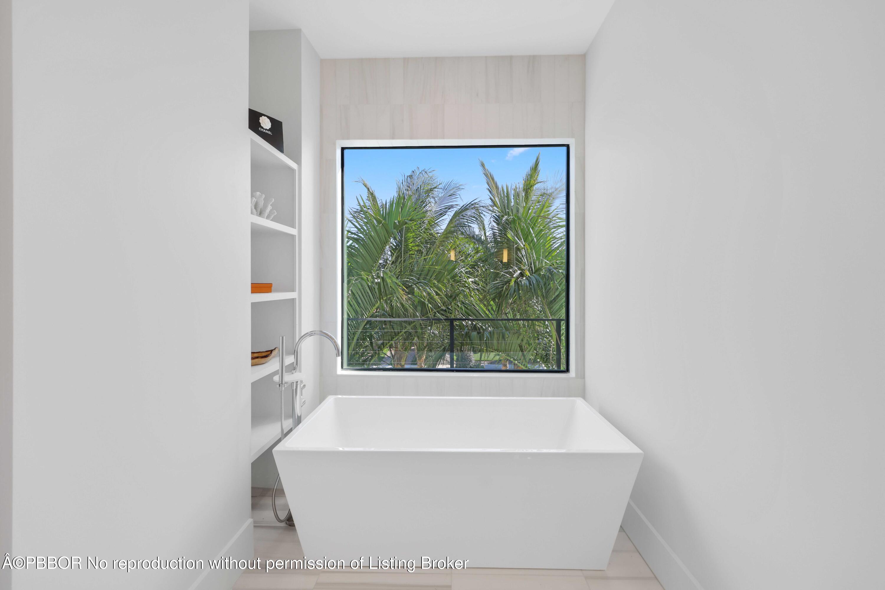 191 Alpine Road West Palm Beach, FL 33405 - Photo 16 of 32 Primary Bathroom