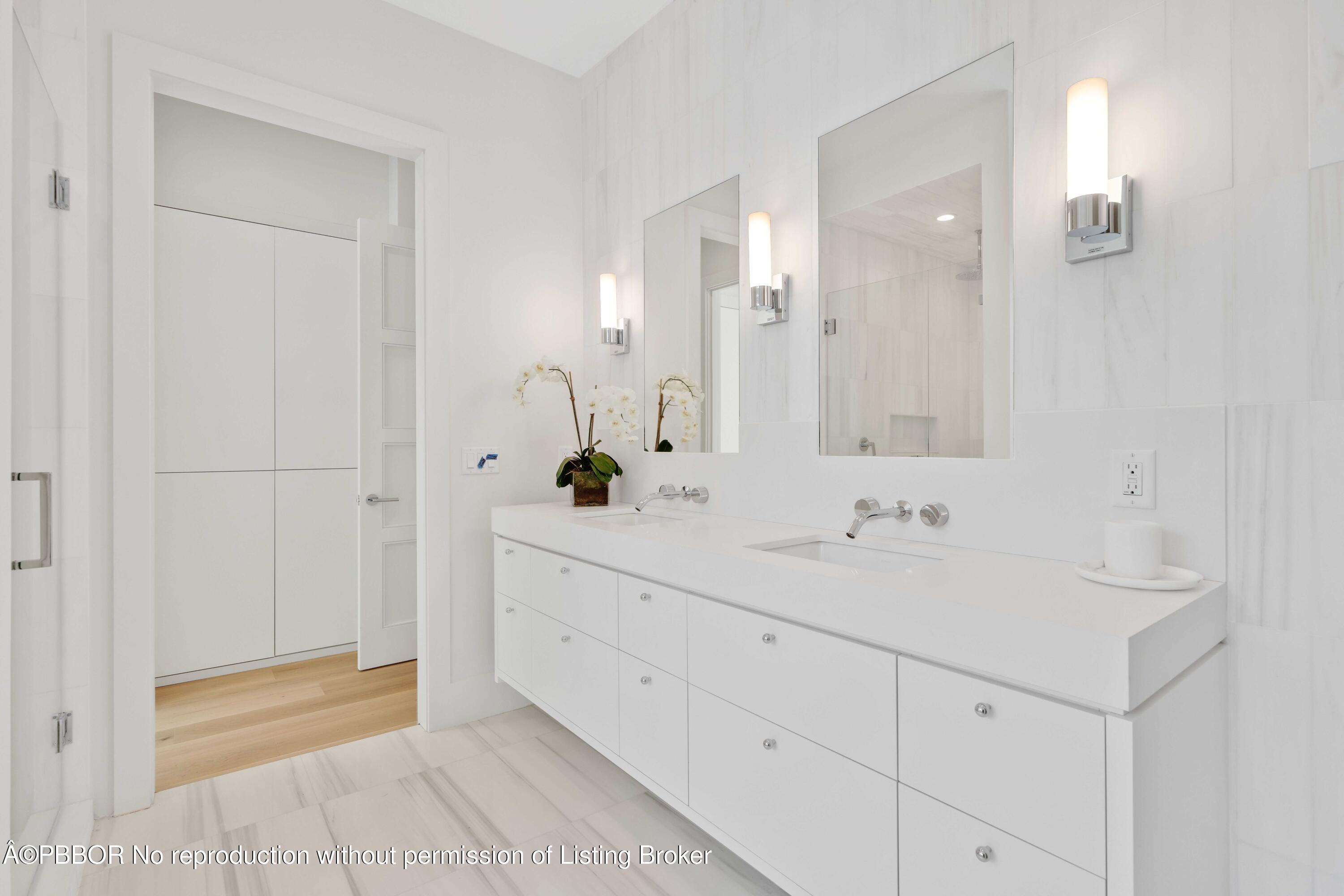 191 Alpine Road West Palm Beach, FL 33405 - Photo 17 of 32 Primary Bathroom