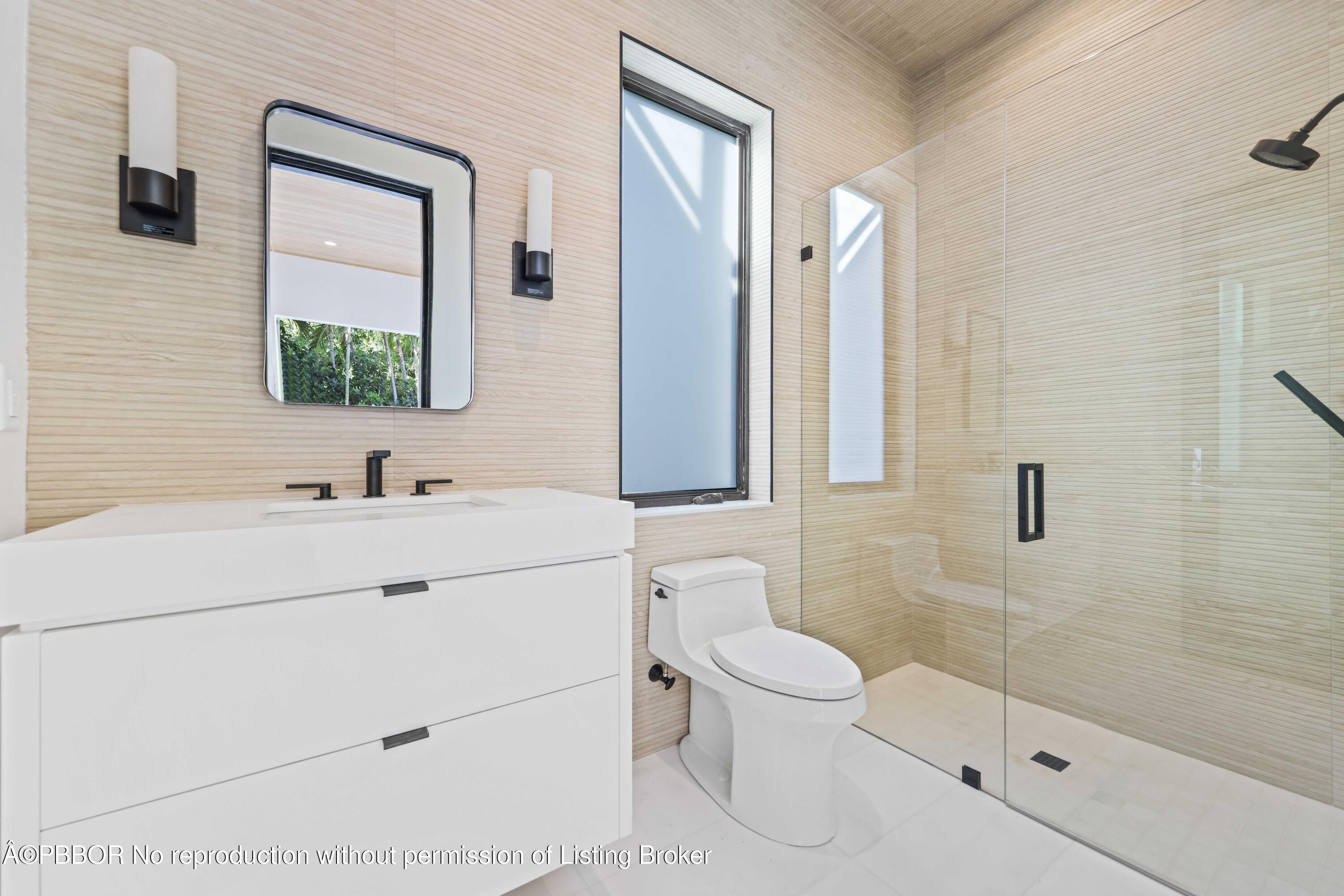 191 Alpine Road West Palm Beach, FL 33405 - Photo 21 of 32 Cabana Bathroom