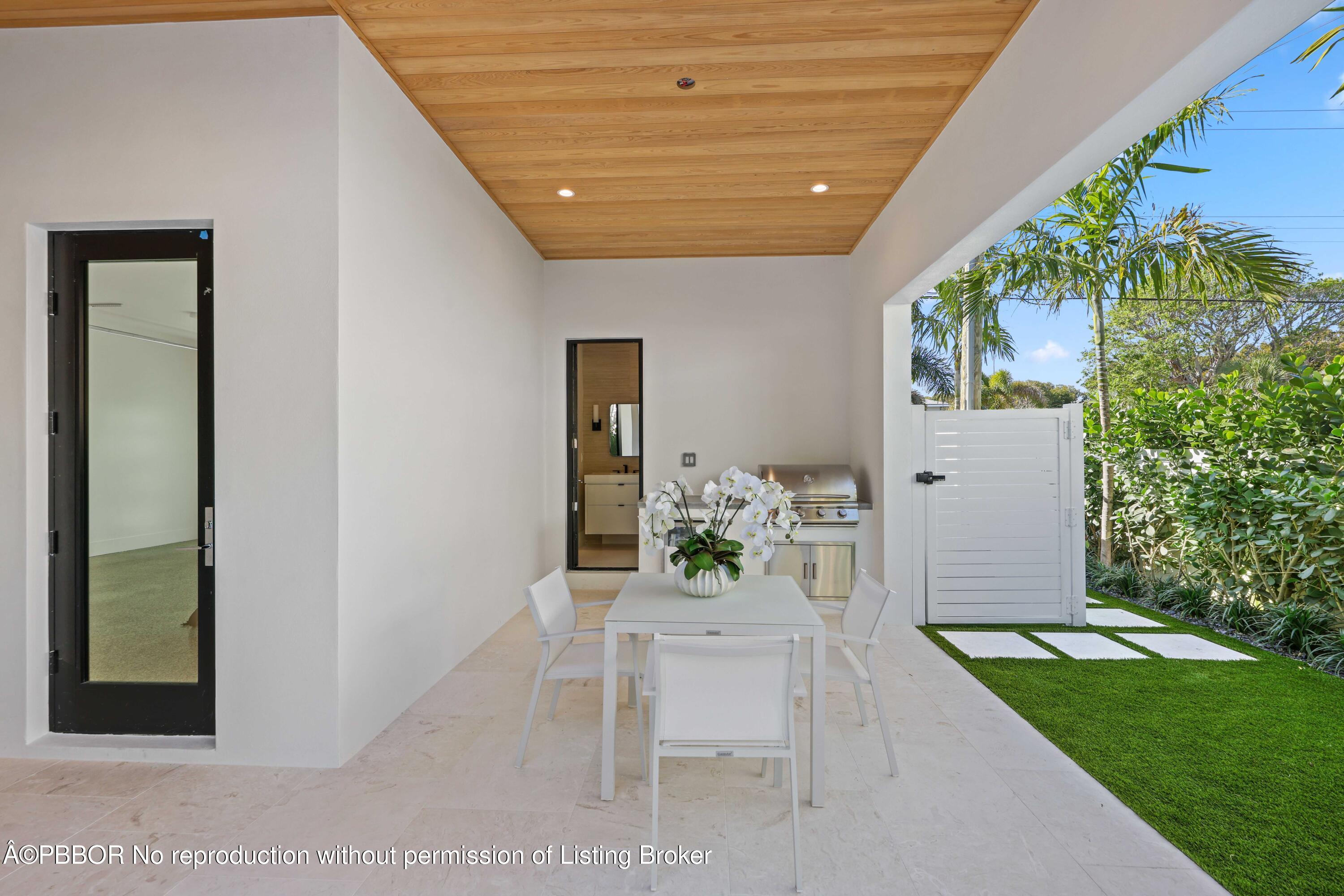 191 Alpine Road West Palm Beach, FL 33405 - Photo 24 of 32 Loggia