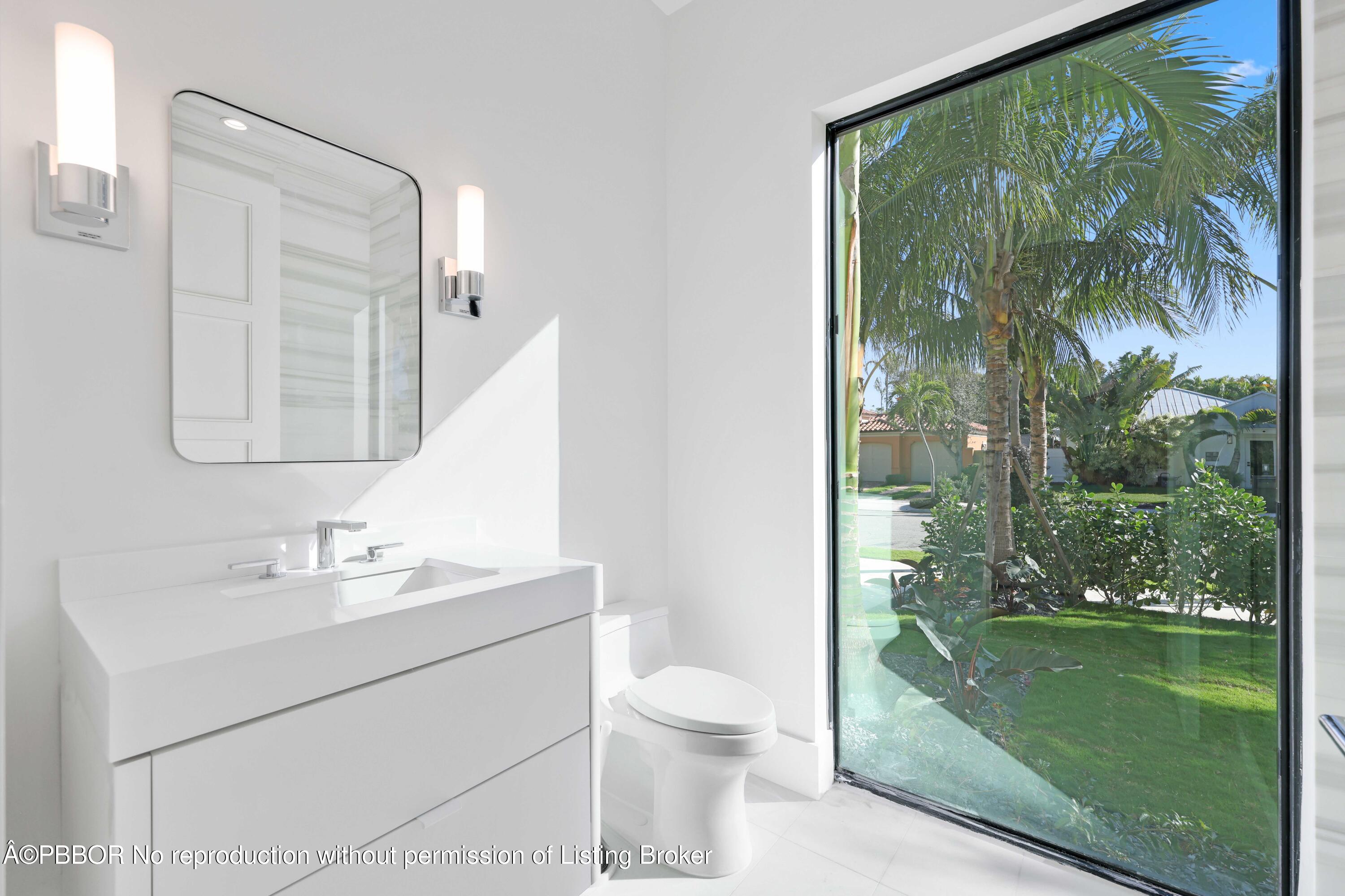 191 Alpine Road West Palm Beach, FL 33405 - Photo 25 of 32 Bathroom #1