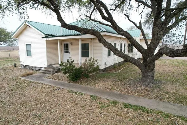 $425,000 | 11701 Highway 359, Mathis, TX 78368