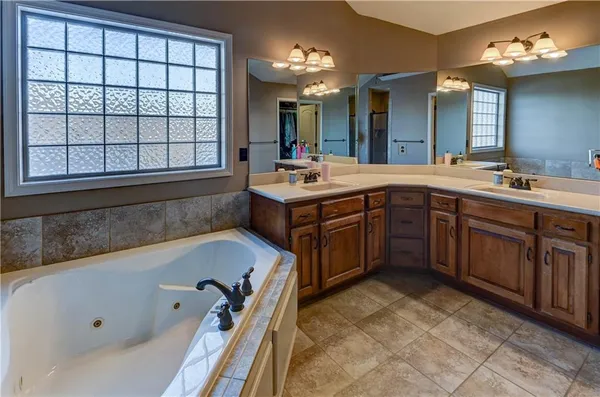 $610,000 | 17800 Northwest 128th Street, Platte City, MO 64079