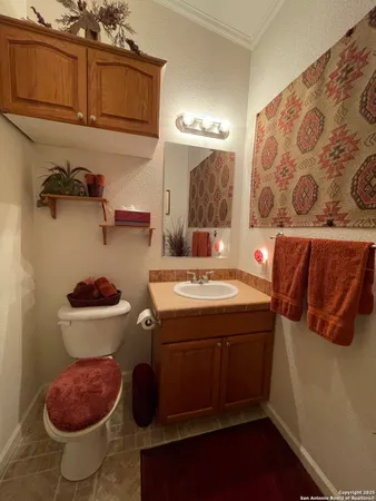 a view of yard with trees