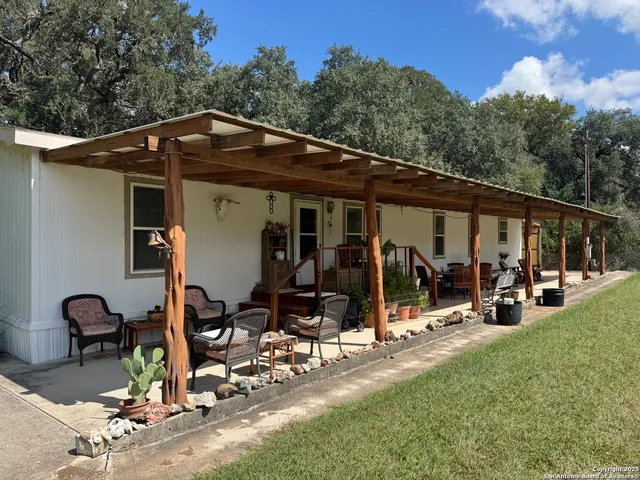 $897,000 | 1559 County Road 414, Uvalde, TX 78801