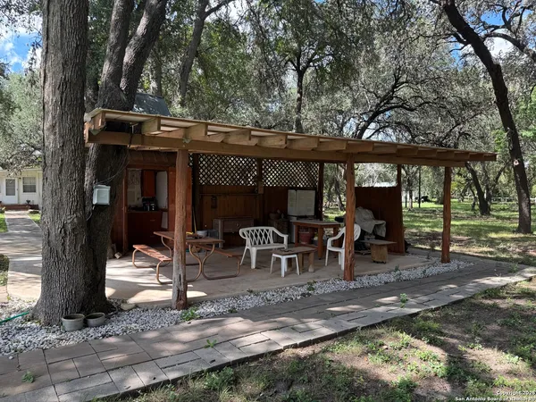 $789,000 | 1559 County Road 414, Uvalde, TX 78801