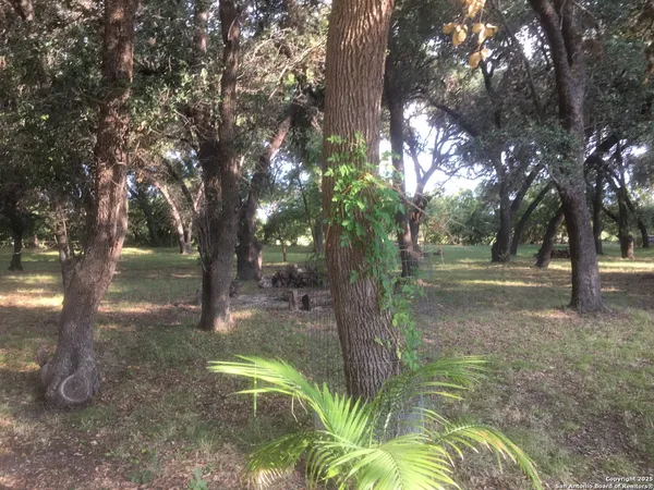 $789,000 | 1559 County Road 414, Uvalde, TX 78801