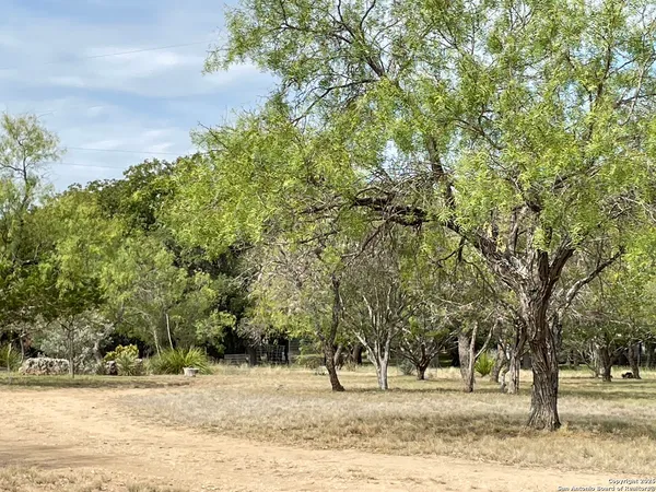 $789,000 | 1559 County Road 414, Uvalde, TX 78801