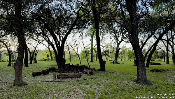$789,000 | 1559 County Road 414, Uvalde, TX 78801