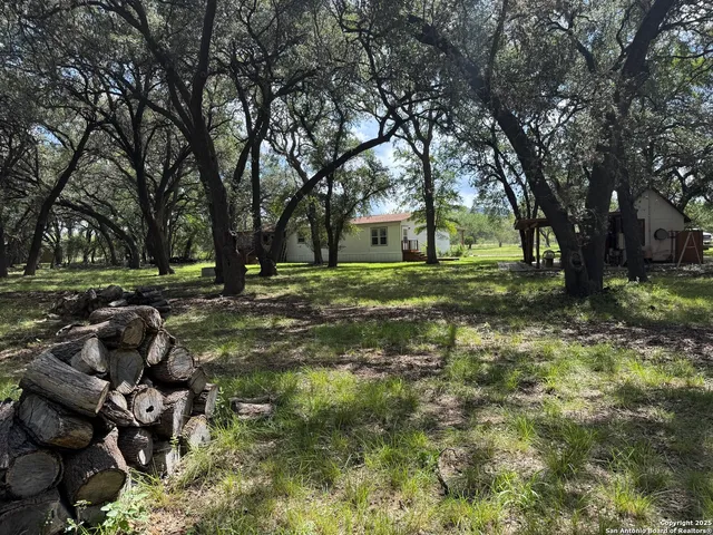 $897,000 | 1559 County Road 414, Uvalde, TX 78801