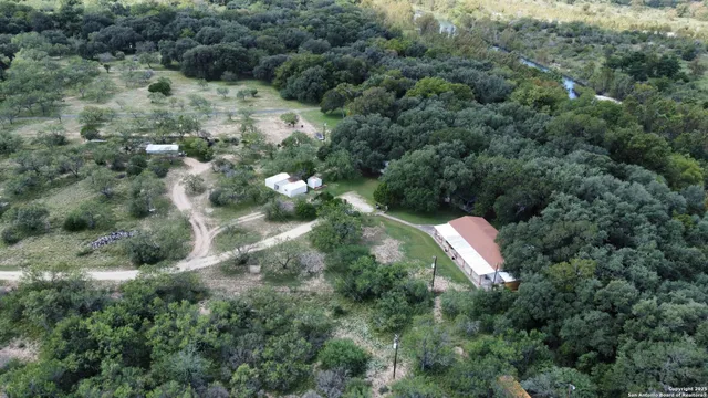 $897,000 | 1559 County Road 414, Uvalde, TX 78801