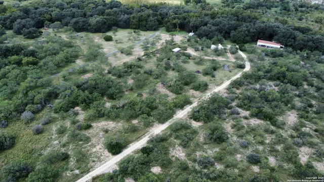 $897,000 | 1559 County Road 414, Uvalde, TX 78801