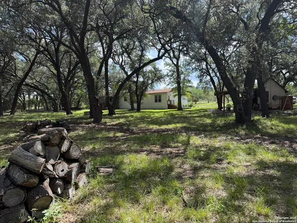 $789,000 | 1559 County Road 414, Uvalde, TX 78801