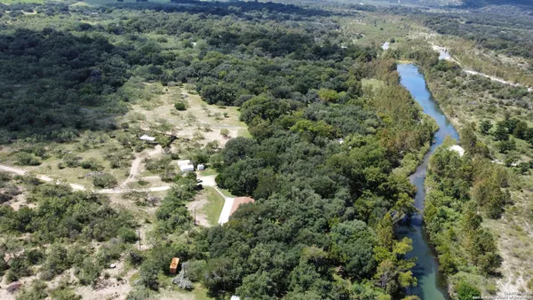 $789,000 | 1559 County Road 414, Uvalde, TX 78801