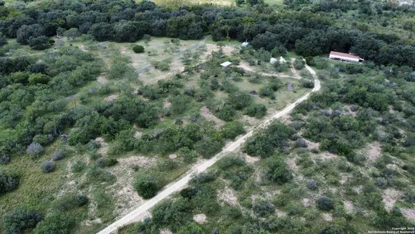 $789,000 | 1559 County Road 414, Uvalde, TX 78801