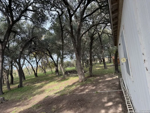 $897,000 | 1559 County Road 414, Uvalde, TX 78801