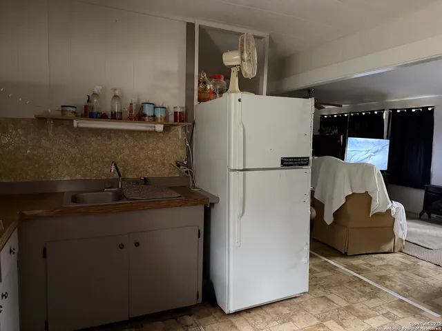 $897,000 | 1559 County Road 414, Uvalde, TX 78801