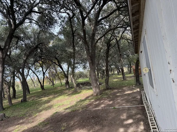 $789,000 | 1559 County Road 414, Uvalde, TX 78801