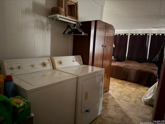 $897,000 | 1559 County Road 414, Uvalde, TX 78801