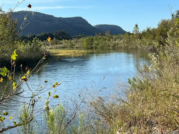 $789,000 | 1559 County Road 414, Uvalde, TX 78801