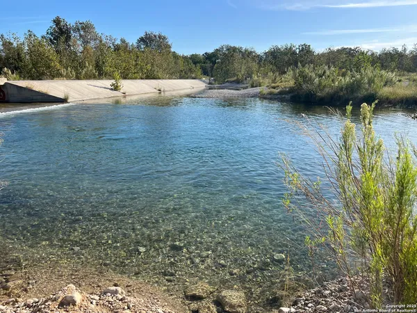 $789,000 | 1559 County Road 414, Uvalde, TX 78801