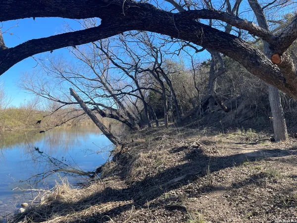 $789,000 | 1559 County Road 414, Uvalde, TX 78801