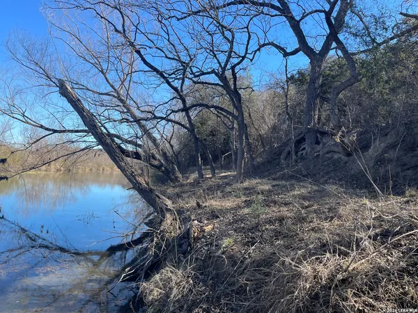 $789,000 | 1559 County Road 414, Uvalde, TX 78801