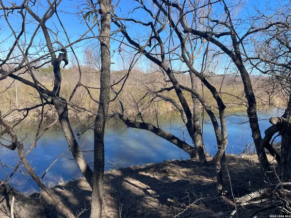 $789,000 | 1559 County Road 414, Uvalde, TX 78801