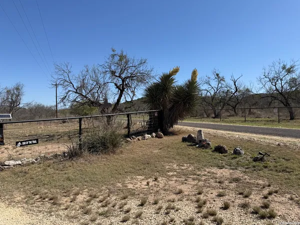 $789,000 | 1559 County Road 414, Uvalde, TX 78801