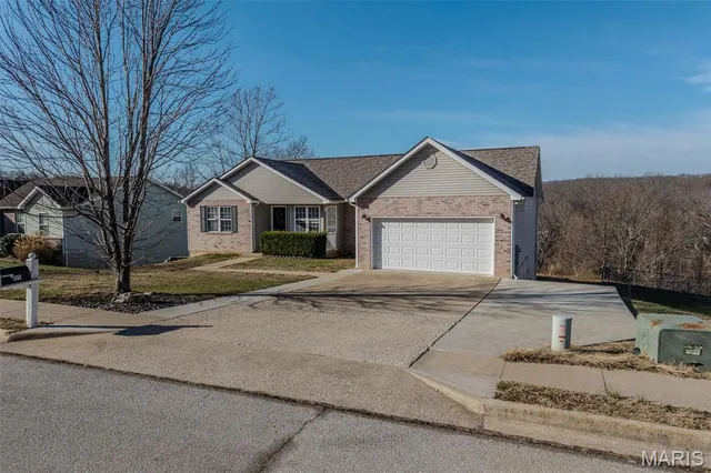 $275,000 | 115 Lakeview Court, St. Robert, MO 65584