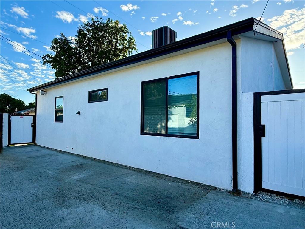 6900 Corbin Avenue Reseda, CA 91335 - Photo 35 of 57