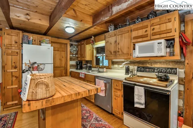 $349,900 | 682 Stonebridge Lane, Todd, NC 28684