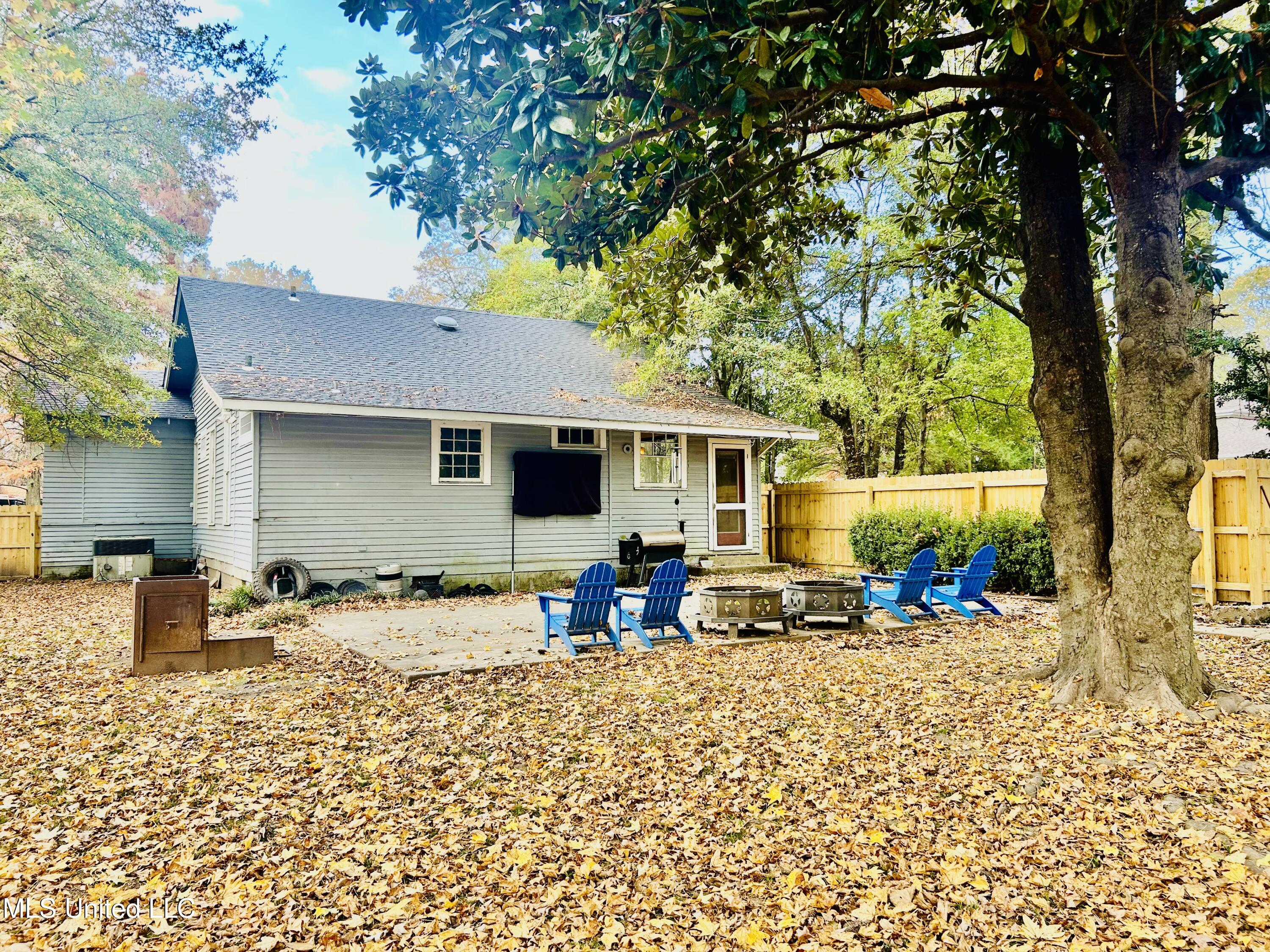 310 Kenneth Street Greenwood, MS 38930 - Photo 2 of 19 IMG_2069