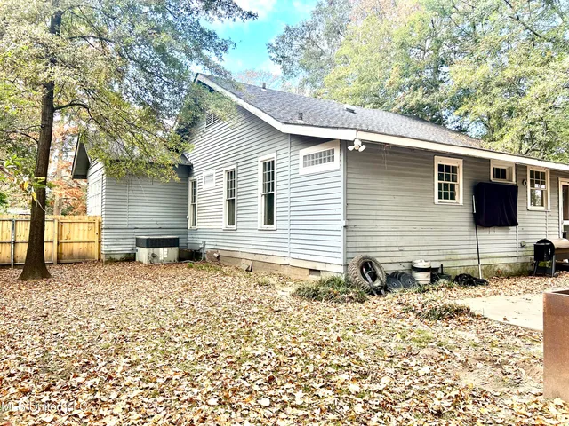 $165,000 | 310 Kenneth Street, Greenwood, MS 38930