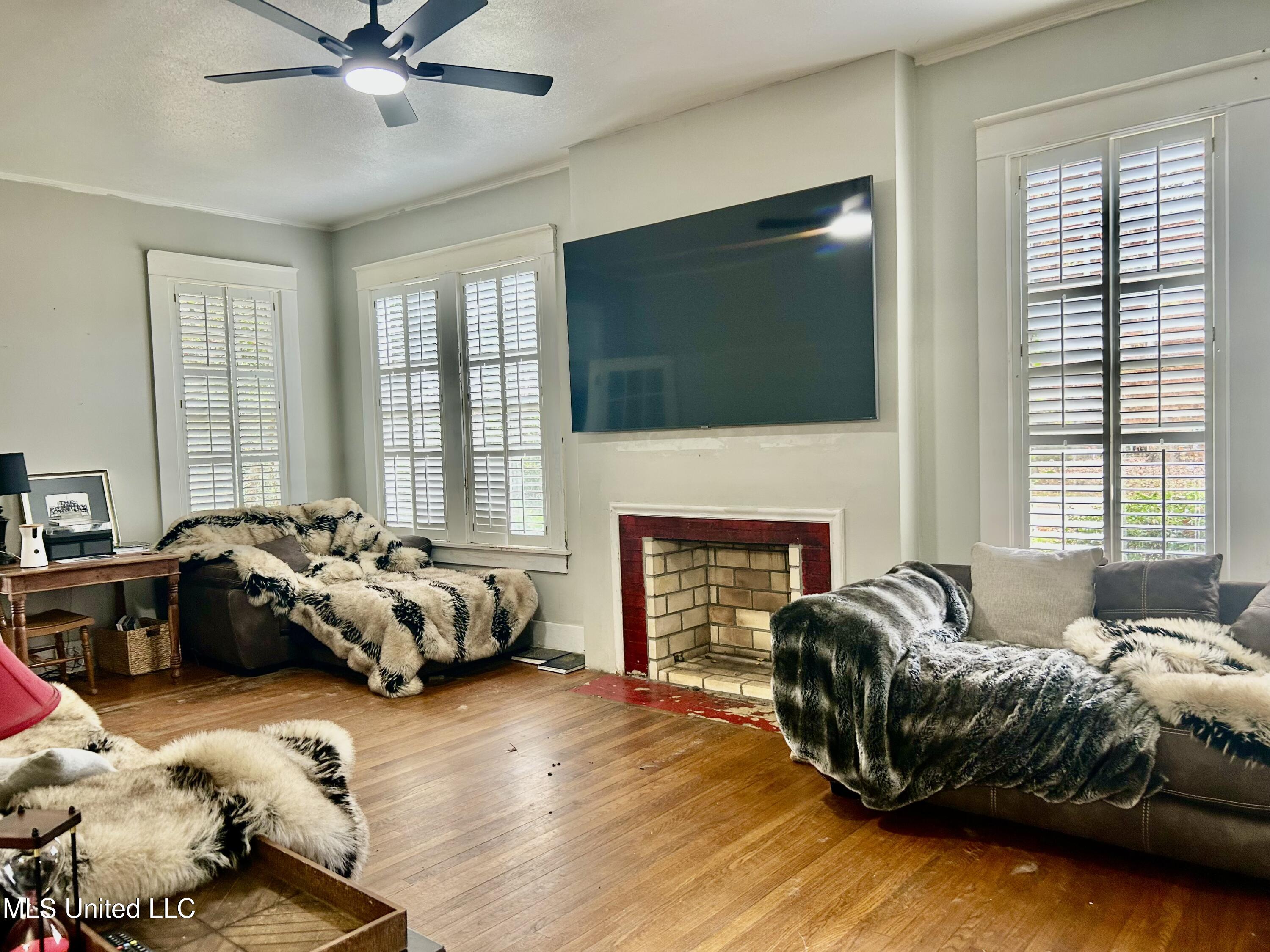 310 Kenneth Street Greenwood, MS 38930 - Photo 7 of 19 IMG_2053