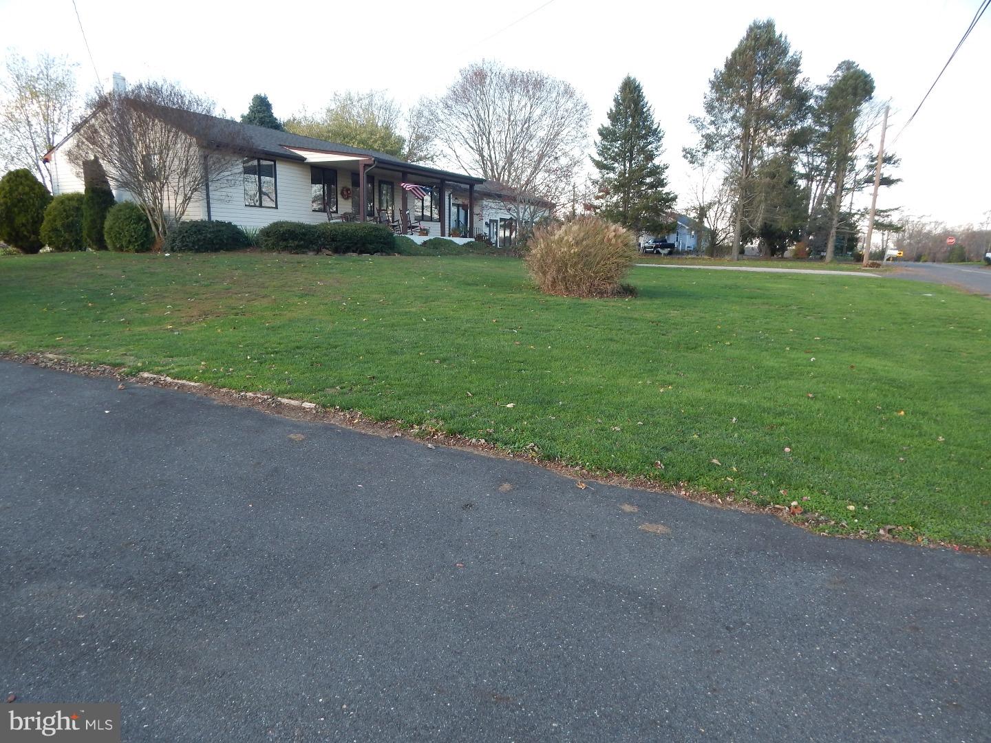 223 Warner Road Columbus, NJ 08022 - Photo 3 of 23 Side Yard