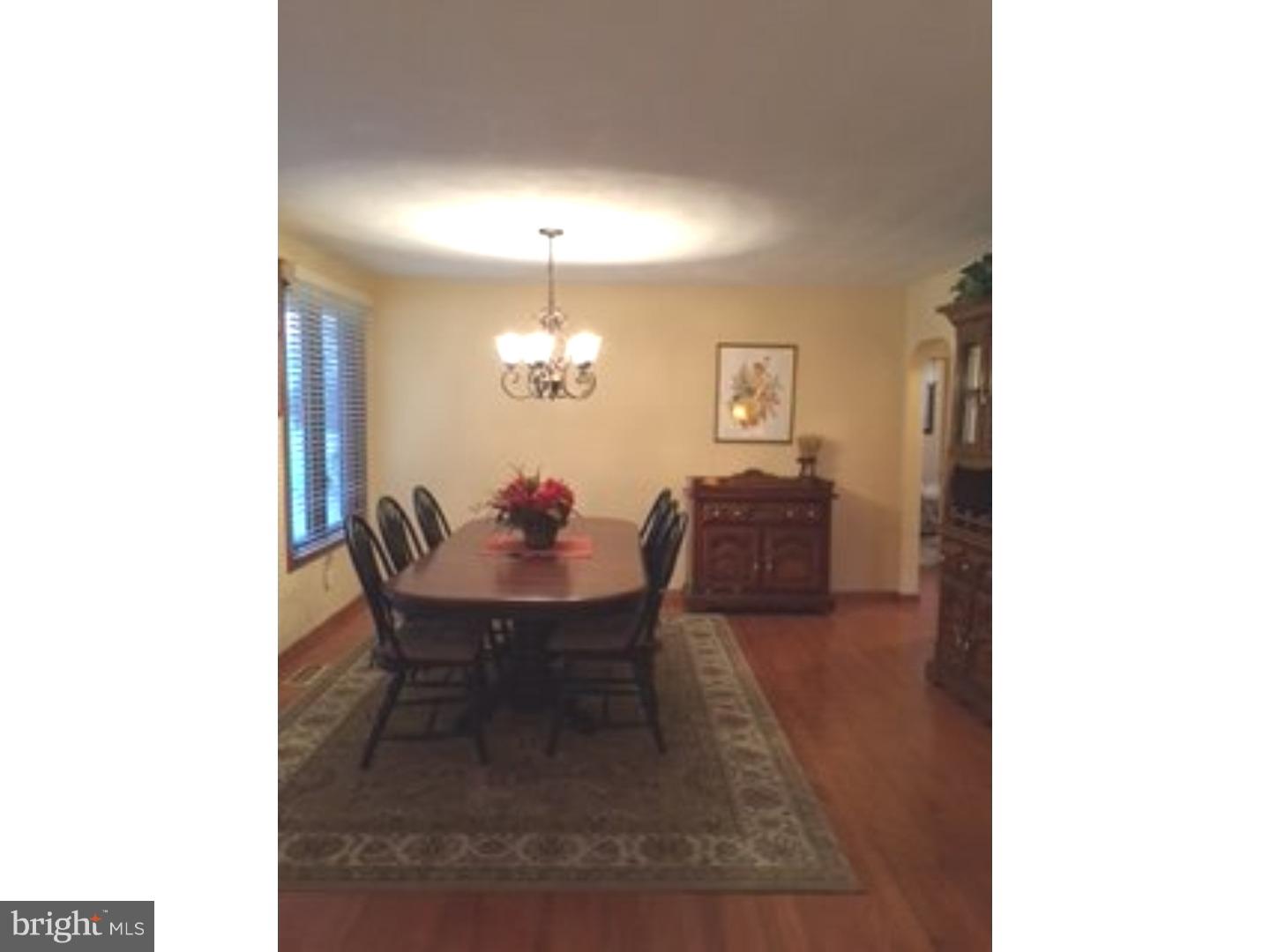 223 Warner Road Columbus, NJ 08022 - Photo 9 of 23 Dining Room