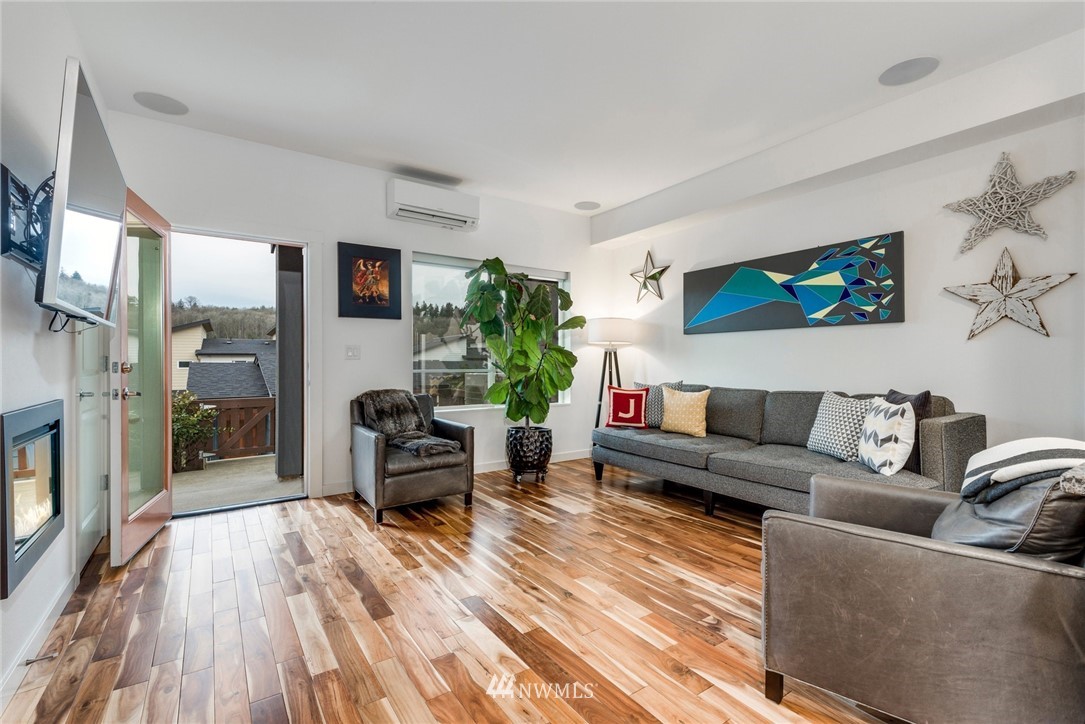 4221 Renton Avenue South Seattle, WA 98108 - Photo 8 of 25 Gallery Image 8